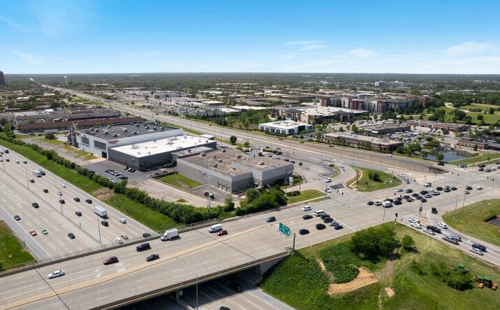 Pictures of Retail property located at 2900 Highland Avenue, Downers Grove, IL 60515 for sales - image #1
