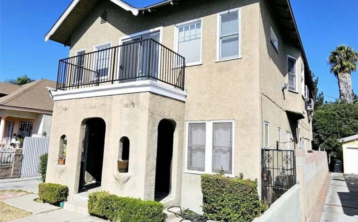Pictures of Multifamily property located at 725 W 41st, Los Angeles, CA 90037 for sales - image #1