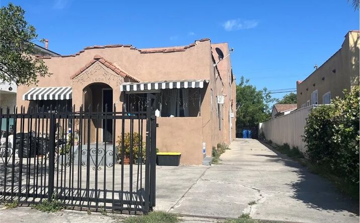 Pictures of Multifamily property located at 2026 S Ridgeley, Los Angeles, CA 90016 for sales - image #1