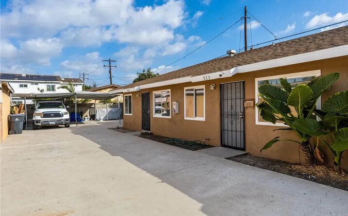 Pictures of Multifamily property located at 825 S Shelton Street, Santa Ana, CA 92703 for sales - image #1