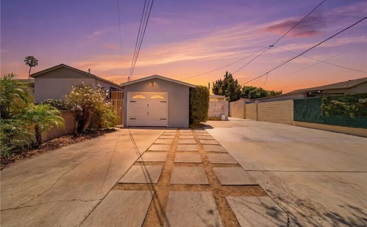 Pictures of Multifamily property located at 3944 W 111th, Inglewood, CA 90303 for sales - image #1