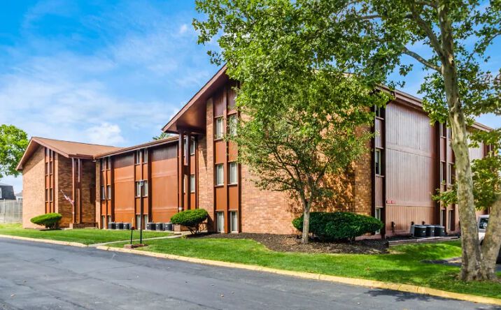 Pictures of Multifamily property located at 4443 Mobile Drive, Columbus, OH 43220 for sales - image #1