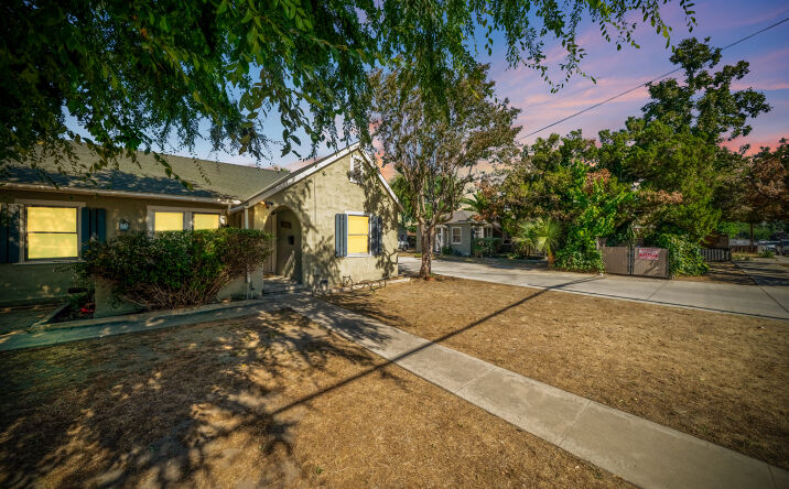 Pictures of Multifamily property located at 319 HOLTBY RD, BAKERSFIELD, CA 93304 for sales - image #1