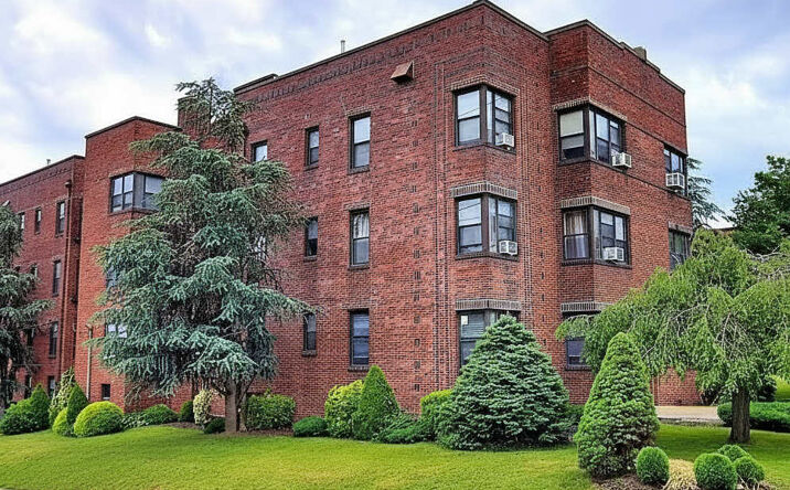 Pictures of Multifamily property located at 160 Terrace Avenue, Hasbrouck Heights, NJ 07644-2907 for sales - image #1