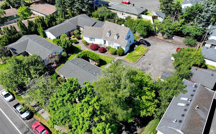 Pictures of Multifamily property located at 1401 SE 130TH AVE, PORTLAND, OR 97233 for sales - image #1