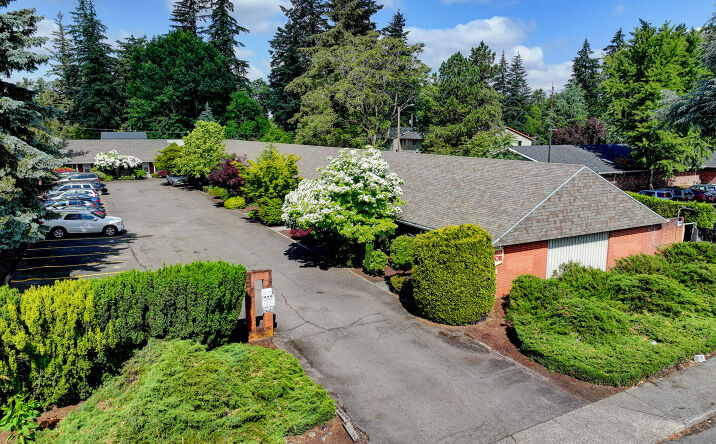 Pictures of Multifamily property located at 611 Southeast 139th Avenue, Portland, OR 97233 for sales - image #1