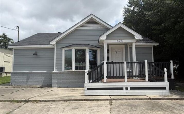 Pictures of Retail property located at 525 ALAMO Street, Lake Charles, LA 70601 for sales - image #1
