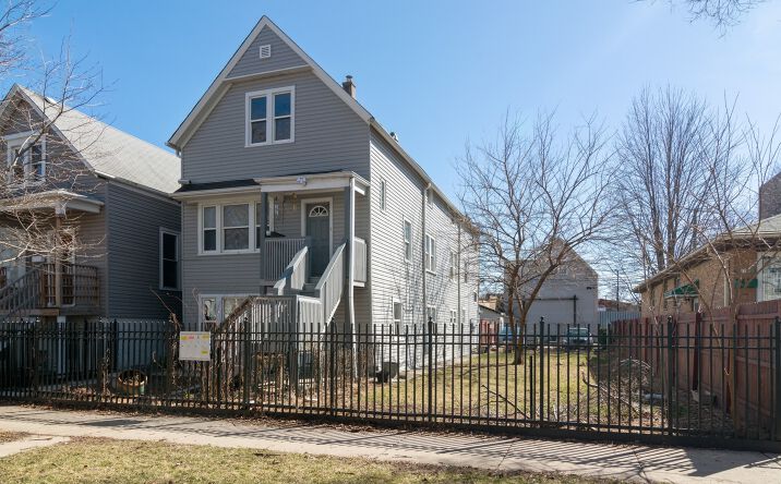 Pictures of Multifamily property located at 3707 W Mclean Avenue, Chicago, IL 60647 for sales - image #1