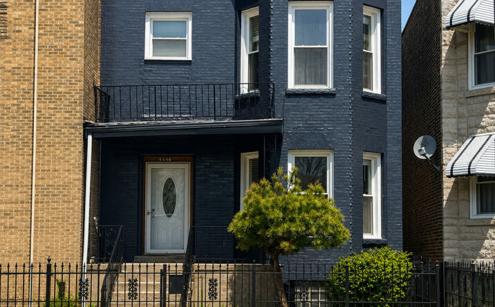 Pictures of Multifamily property located at 4546 W Jackson Boulevard, Chicago, IL 60624 for sales - image #1