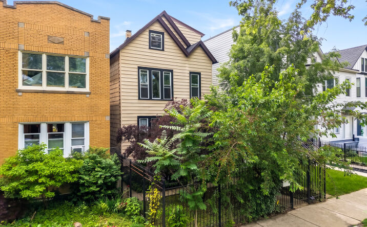 Pictures of Multifamily property located at 1726 N Sawyer Avenue, Chicago, IL 60647 for sales - image #1