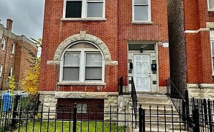Pictures of Multifamily property located at 1124 S Sacramento Boulevard, Chicago, IL 60612 for sales - image #1