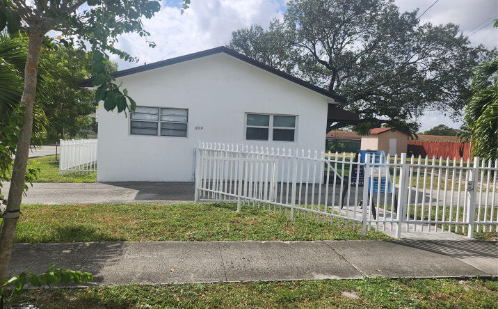 Pictures of Business for Sale property located at 1000 Foster Road, Hallandale Beach, FL 33009 for sales - image #1