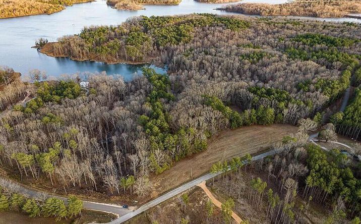 Pictures of Land property located at Stately Oak Dr Lot 4, Huntingdon, TN 38344 for sales - image #1