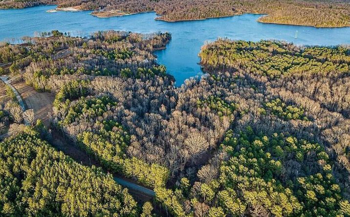 Pictures of Land property located at Stately Oak Dr Lot 3, Huntingdon, TN 38344 for sales - image #1