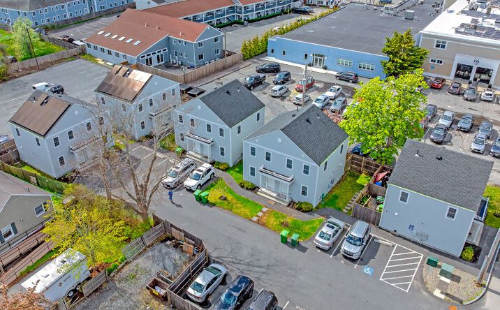 Pictures of Multifamily property located at 39 Pearl Street, Barnstable, MA 02601 for sales - image #1