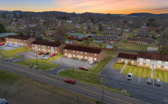 Pictures of Multifamily property located at 1740 Bonham Road, Bristol, VA 24202 for sales - image #1