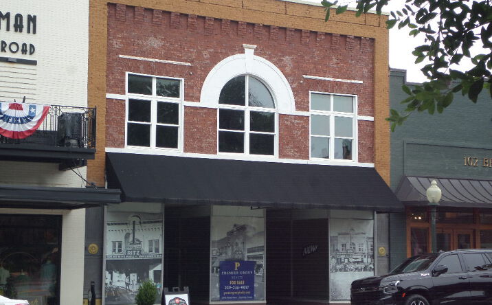 Pictures of Retail property located at 106 North Broad Street, Bainbridge, GA 39817 for sales - image #1