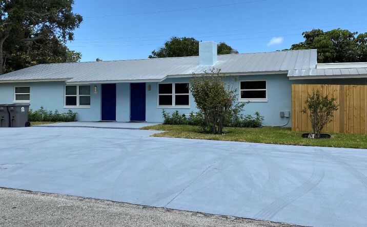 Pictures of Multifamily property located at 1867 Windsor Drive, North Palm Beach, FL 33408 for sales - image #1