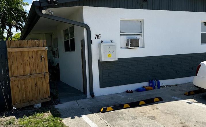 Pictures of Multifamily property located at 715 NW 15th Terrace # 3 #1-3, Fort Lauderdale, FL 33311 for sales - image #1