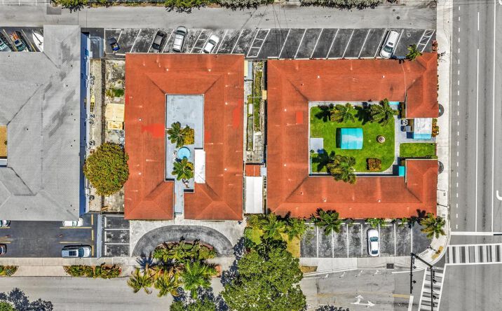 Pictures of Hospitality property located at 418 S Federal Highway, Hollywood, FL 33020 for sales - image #1
