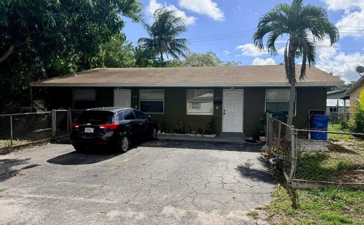 Pictures of Multifamily property located at 280 NE 40th Court, Oakland Park, FL 33334 for sales - image #1