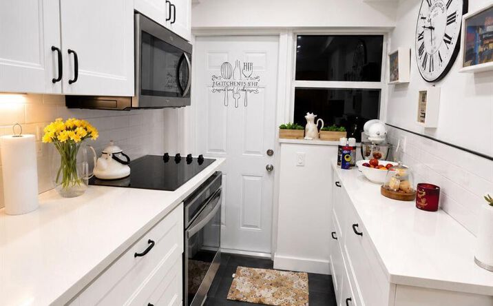 Pictures of Multifamily property located at 1933 Taylor Street, Hollywood, FL 33020 for sales - image #1