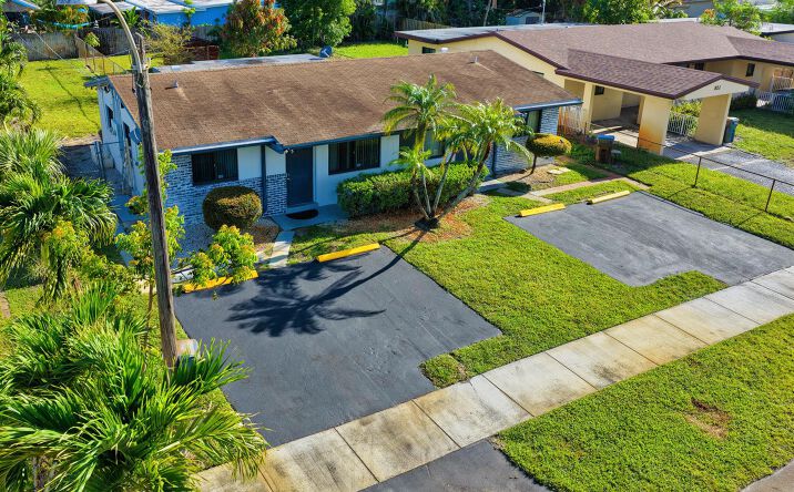 Pictures of Multifamily property located at 837 NW 41st Street # b #A-b, Oakland Park, FL 33309 for sales - image #1