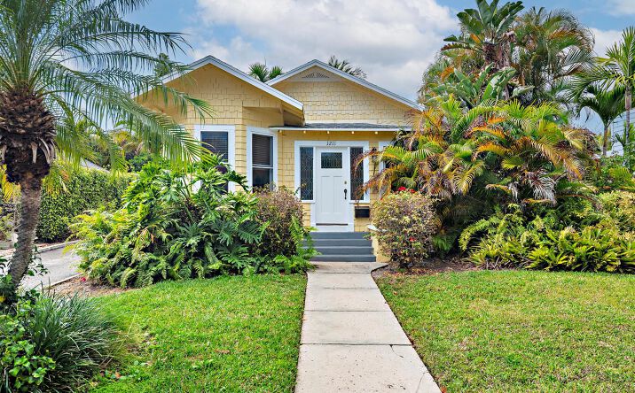 Pictures of Multifamily property located at 1211 Florida Avenue, West Palm Beach, FL 33401 for sales - image #1
