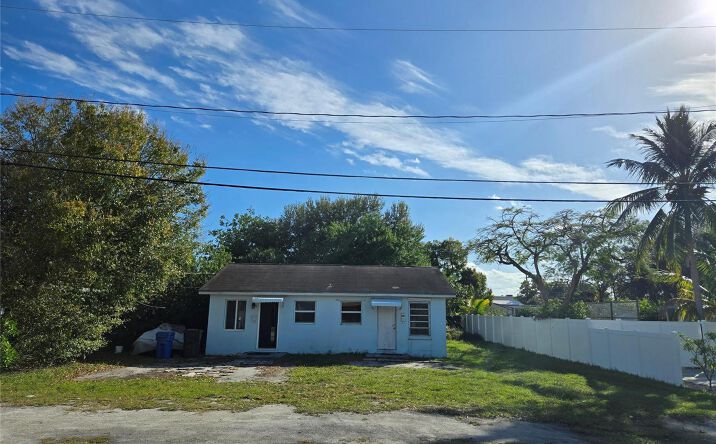 Pictures of Multifamily property located at 1262 NE 34th Court, Oakland Park, FL 33334 for sales - image #1