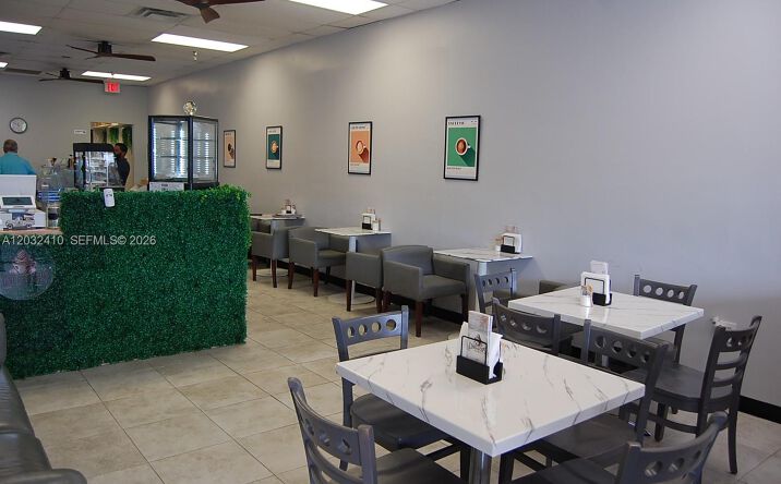 Pictures of Business for Sale, Retail property located at 0 fort myers, Other City - In The State Of Florida, FL 33908 for sales - image #1
