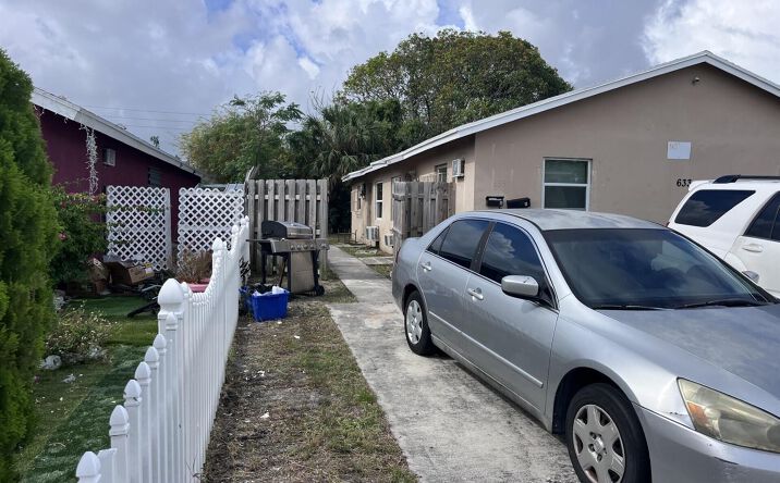 633 W 9th Street # B, Riviera Beach