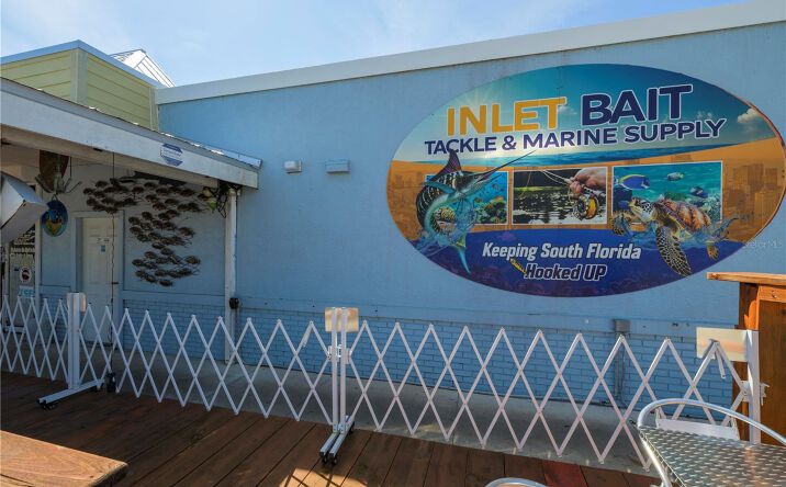 Pictures of Mixed Use property located at 927 N Us Highway 1, Fort Pierce, FL 34950 for sales - image #1