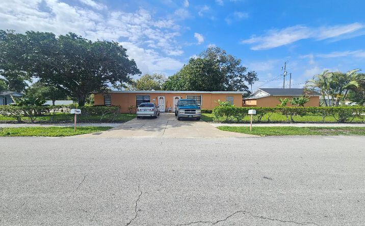 Pictures of Multifamily property located at 800 NW 1st Street, Delray Beach, FL 33444 for sales - image #1