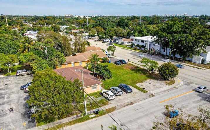Pictures of Multifamily property located at 25 NW 11th Street, Fort Lauderdale, FL 33311 for sales - image #1