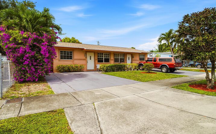 Pictures of Multifamily property located at 550 NE 37th Street # 2 #1-2, Pompano Beach, FL 33064 for sales - image #1