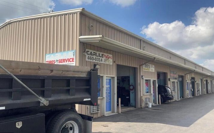 Pictures of Mixed Use, Business for Sale, Industrial, Office, Retail property located at 3781 Oleander Avenue, Fort Pierce, FL 34982 for sales - image #1
