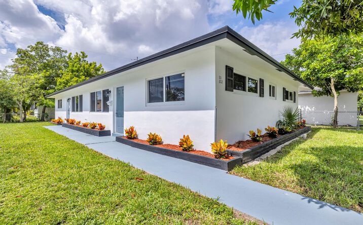 Pictures of Multifamily property located at 800-802 SW 6th Court, Pompano Beach, FL 33060 for sales - image #1