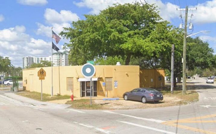 Pictures of Retail property located at 243 S Dixie Hwy Highway W, Pompano Beach, FL 33060 for sales - image #1