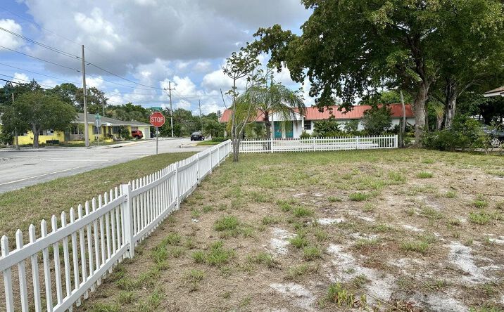 Pictures of Land property located at 312 12th Avenue N, Lake Worth, FL 33460 for sales - image #1