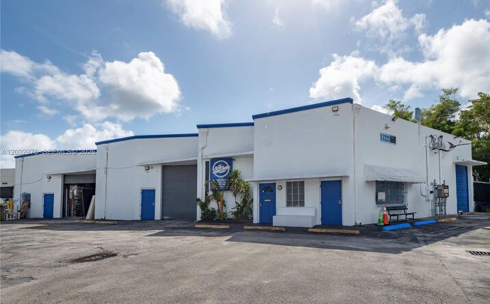 Pictures of Industrial property located at 15221 NE 21st Ave, North Miami Beach, FL 33162 for sales - image #1