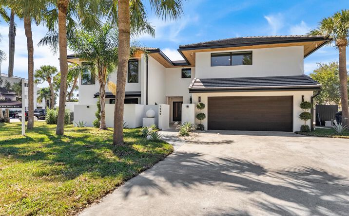 Pictures of Multifamily property located at 1690-1692 S Ocean Boulevard, Delray Beach, FL 33483 for sales - image #1