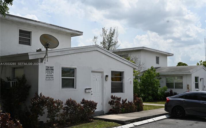 Pictures of Multifamily property located at 3744 W Hallandale Beach Blvd, Pembroke Park, FL 33023 for sales - image #1