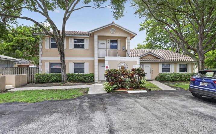 Pictures of Multifamily property located at 11490 NW 45th Street, Coral Springs, FL 33065 for sales - image #1
