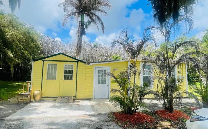 Pictures of Mixed Use, Office, Retail property located at 1305 W Midway Road, Fort Pierce, FL 34982 for sales - image #1