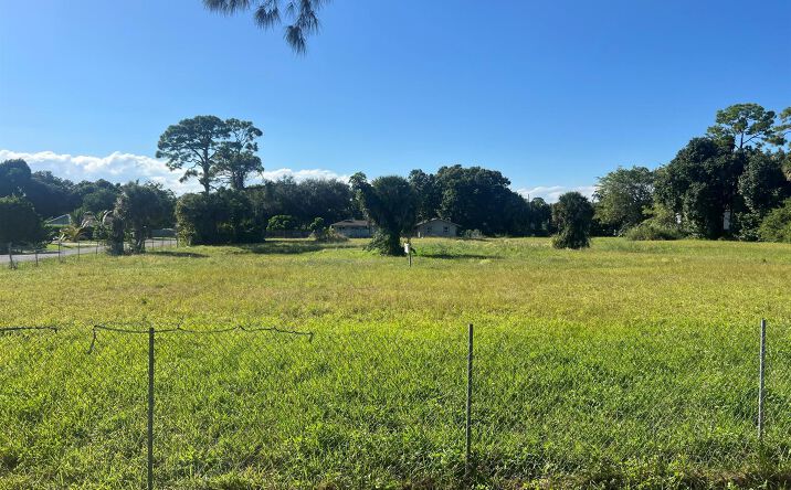 Pictures of Land property located at 0000 Pineridge Lane, West Palm Beach, FL 33417 for sales - image #1