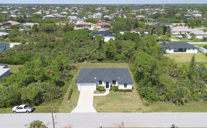 Pictures of Multifamily property located at 15245 Brainbridge Circle, Port Charlotte, FL 33981 for sales - image #1
