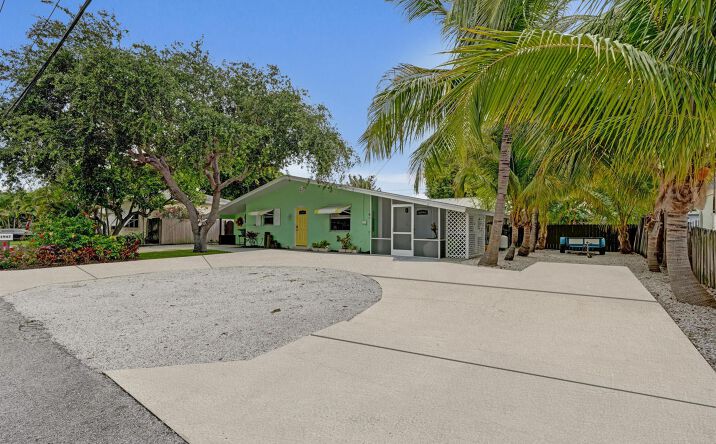 Pictures of Multifamily property located at 1947 Holman Drive, North Palm Beach, FL 33408 for sales - image #1