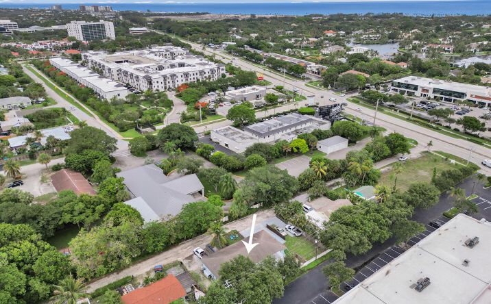 Pictures of Multifamily property located at 1718 Ridge Road, North Palm Beach, FL 33408 for sales - image #1