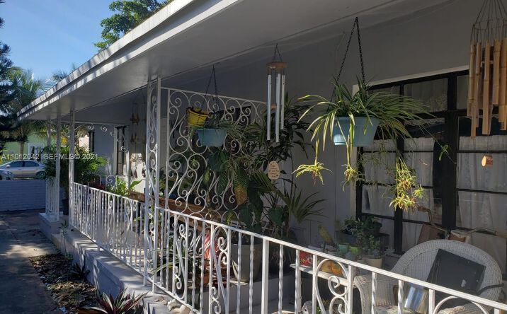 Pictures of Multifamily property located at 1927 Funston Street, Hollywood, FL 33020 for sales - image #1