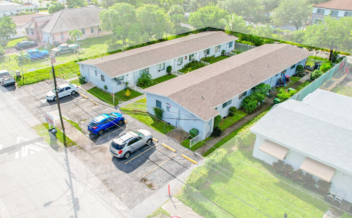 Pictures of Multifamily property located at 809 NW SEVENTH ST, HALLANDALE BEACH, FL 33009 for sales - image #1
